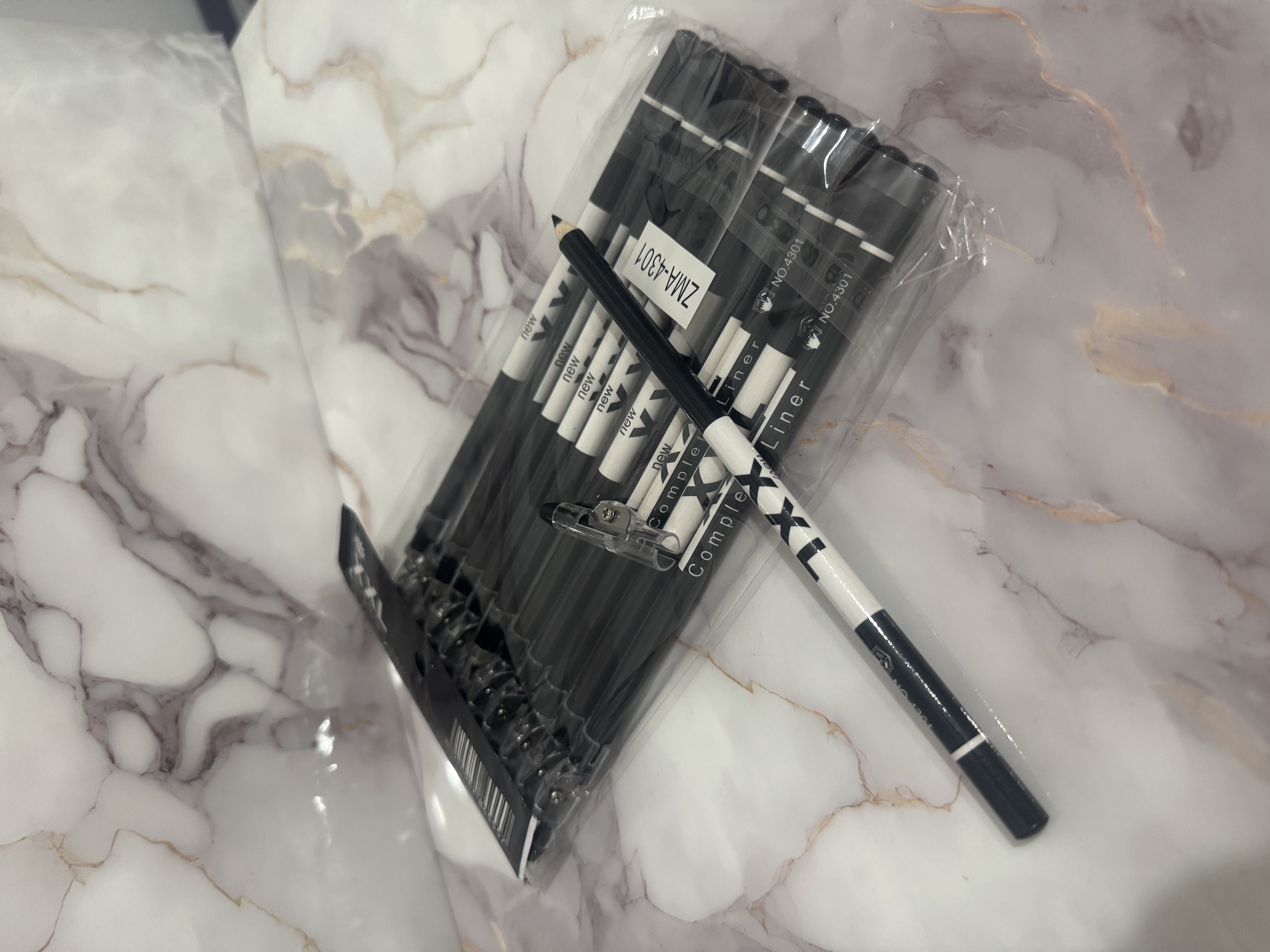 Delineador de ojos xxl