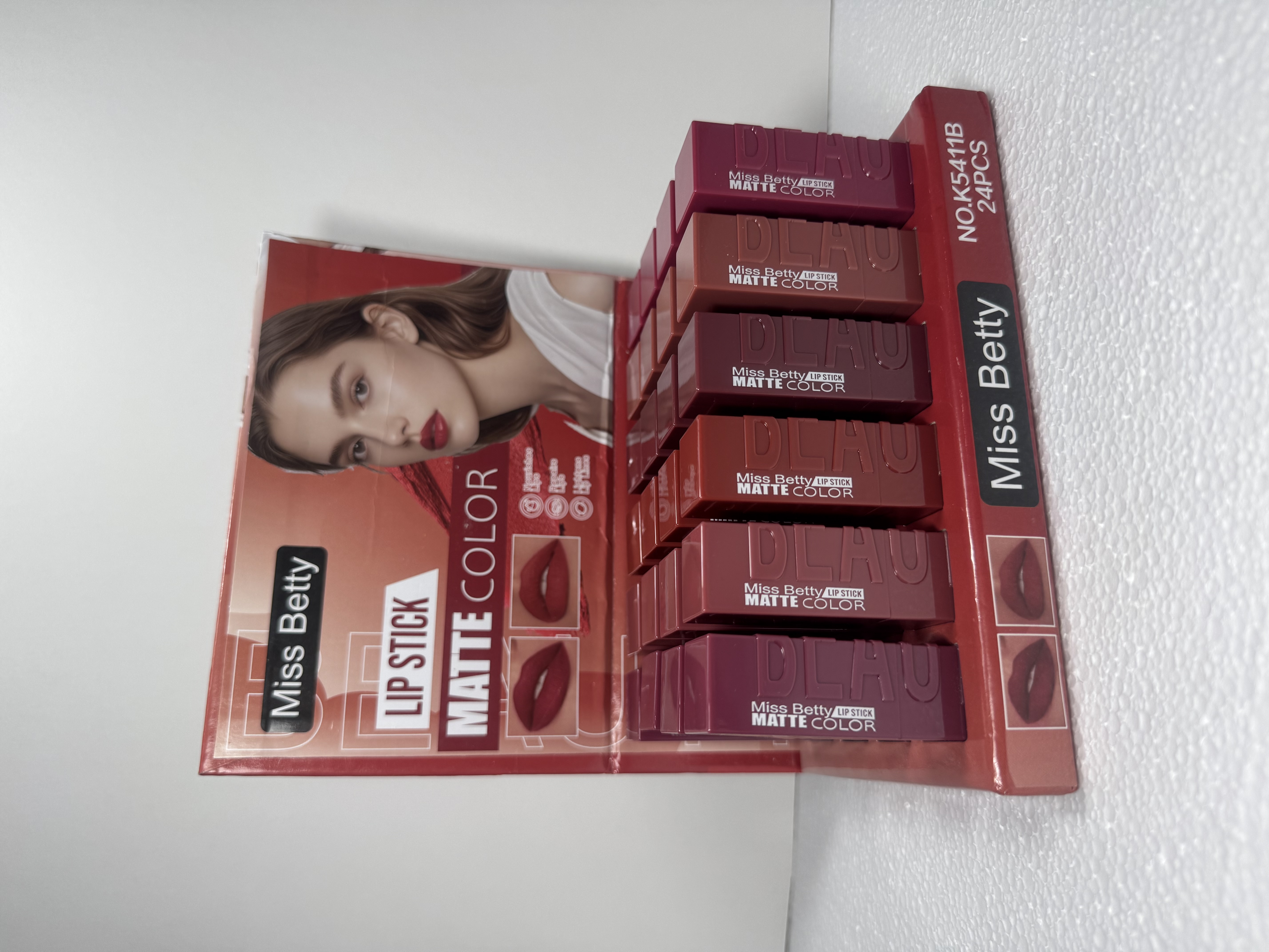 Labial matte